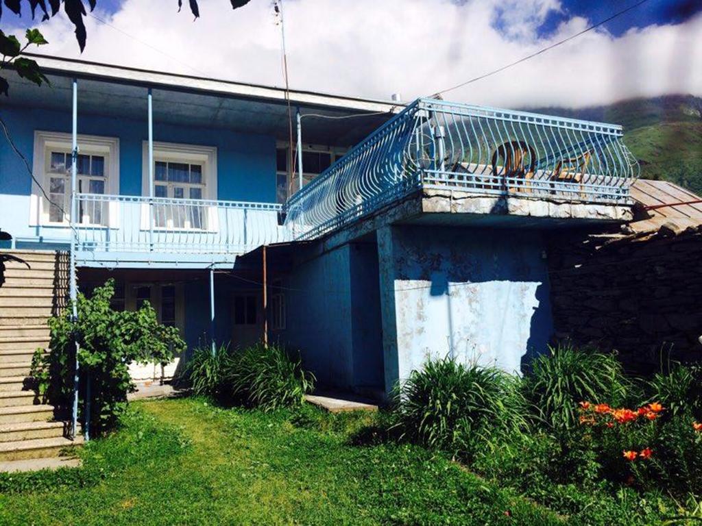 Blue Guesthouse Kazbegi Eksteriør billede