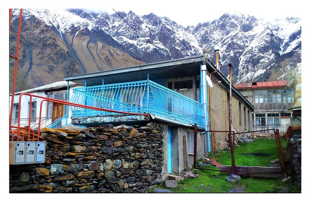 Blue Guesthouse Kazbegi Eksteriør billede