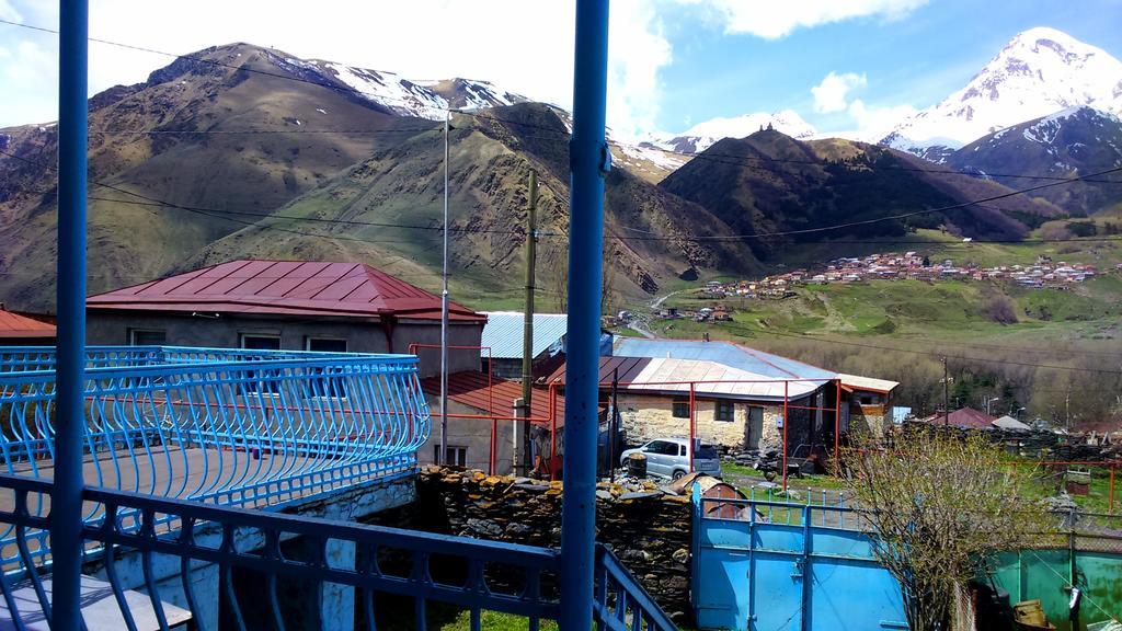 Blue Guesthouse Kazbegi Eksteriør billede
