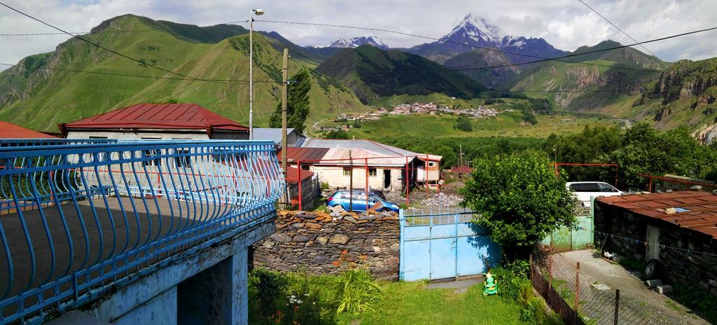 Blue Guesthouse Kazbegi Eksteriør billede